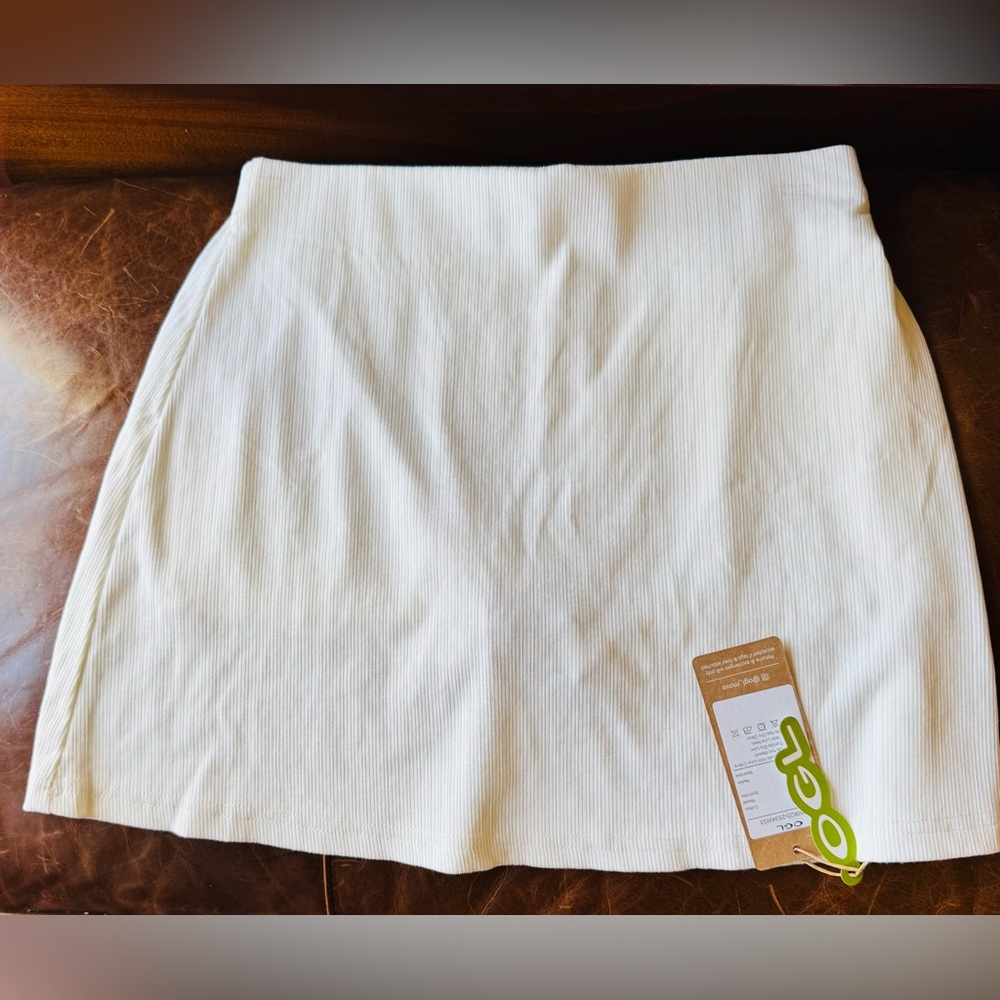 OGL White Ribbed mini skirt with shorts NWT